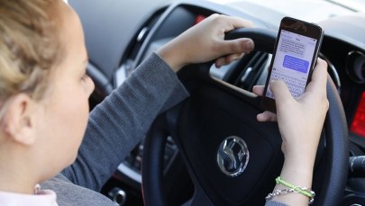 Policyjna akcja "Telefony". Prowadzisz auto? Odłóż komórkę!