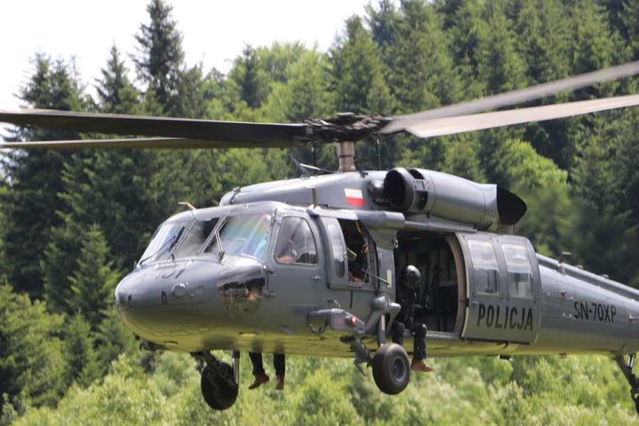 Policyjny Black Hawk w Starej Wsi /Józef Polewka /RMF FM