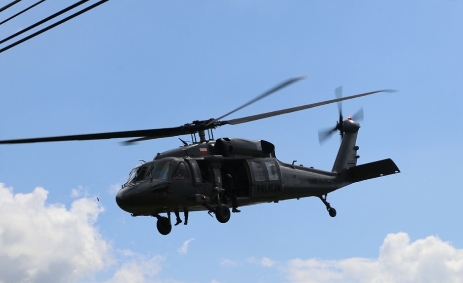 Policyjny Black Hawk w Starej Wsi /Józef Polewka /RMF FM