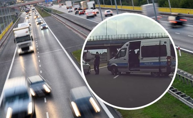 Policyjny bus w poprzek A4. Komenda tłumaczy [FILM] 