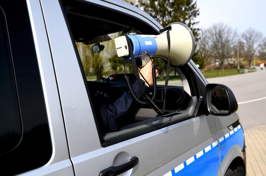 Policyjny patrol na bulwarach w Rzeszowie /Darek Delamanowicz /PAP