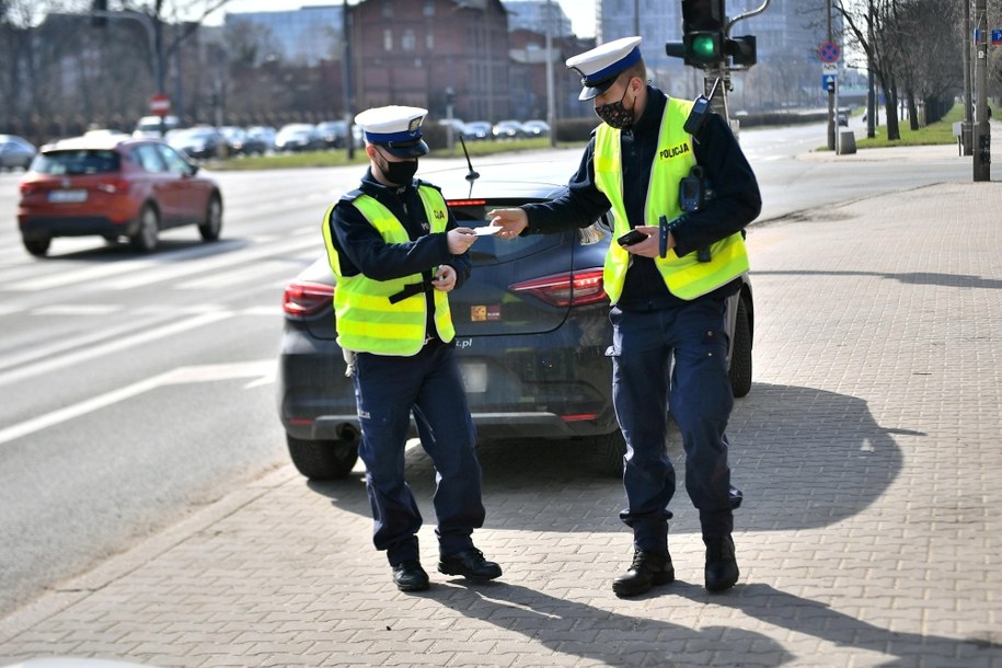 Policyjny patrol w Warszawie /Andrzej Lange /PAP