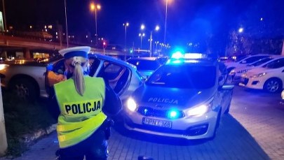 Policyjny pościg za 24-latkiem. Mężczyzna miał narkotyki i zakaz prowadzenia aut