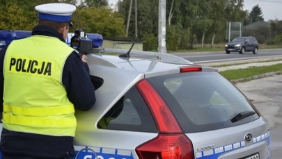 Policyjny pościg za dwoma 16-latkami. Jedna osoba ranna po strzale policjanta