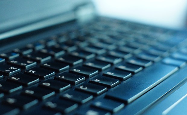 Politechnika Warszawska przechodzi na zdalne nauczanie