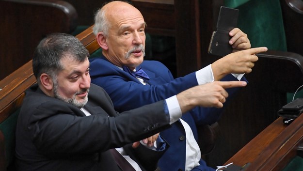 Politycy Konfederacji: Artur Dziambor (po lewej) i Janusz Korwin-Mikke (po prawej) / 	Radek Pietruszka   /PAP