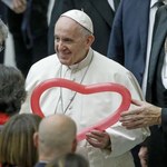 Politycy mogą zazdrościć papieżowi. Franciszek cieszy się ogromnym zaufaniem