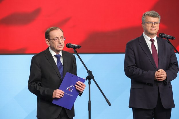 Politycy PiS Mariusz Kamiński (L) i Maciej Wąsik (P) /Rafał Guz /PAP