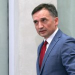 postępowanie karne Politycy PiS przyznają się do zaskoczenia. O wyjeździe Ziobry dowiedzieli się z mediów