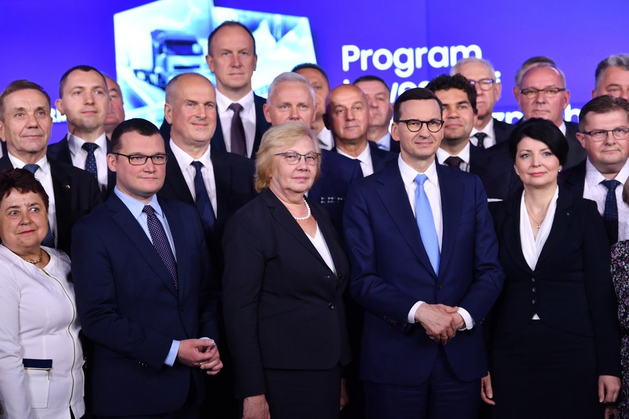 Politycy podczas prezentacji wyników drugiej edycji Rządowego Funduszu Polski Ład: Program Inwestycji Strategiczne /Radek Pietruszka /PAP/EPA