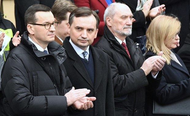 Polityczna rozgrywka na szczycie. Ziobro wzywa Morawieckiego do zawetowania budżetu Unii