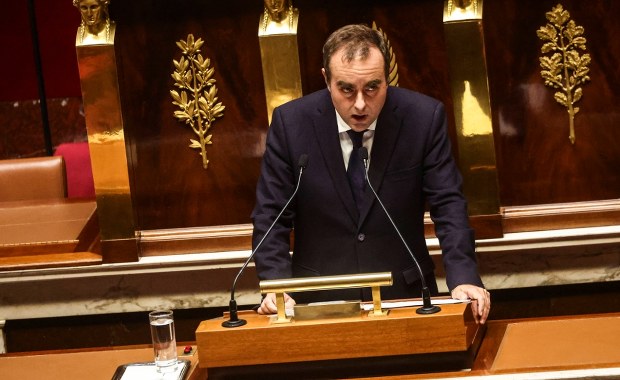 Polityczne trzęsienie ziemi we Francji? Głosowanie o wotum nieufności dla rządu