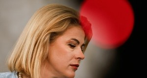 Polityczny wstrząs. Premier Łotwy podaje się do dymisji