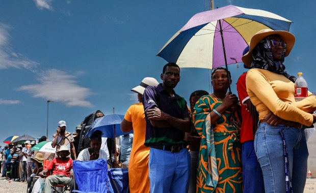 Polityk rezygnuje z imienia. Od teraz tylko "Adolf Uunona"