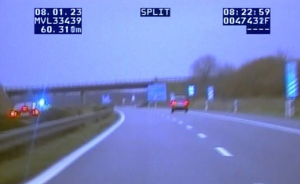 Polka pędziła niemiecką autostradą pod prąd. Zatrzymała ją kolczatka