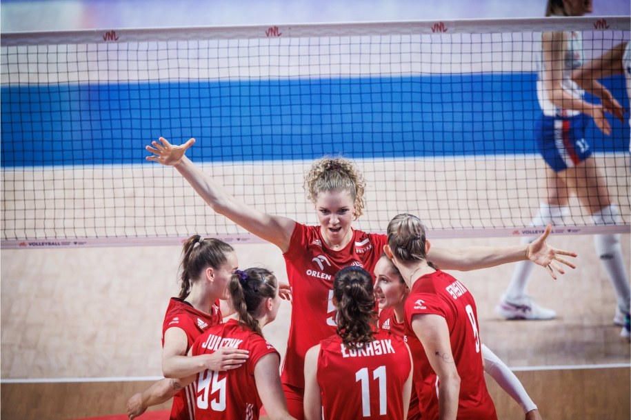 Polki świetnie rozpoczęły Ligę Narodów /VOLLEYBALL.WORLD /