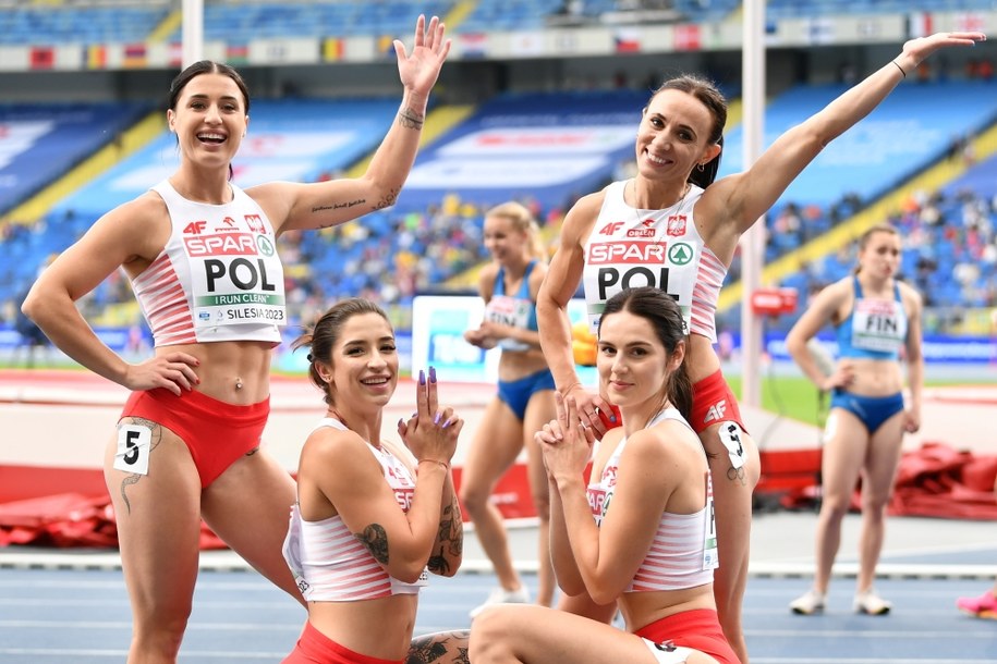 Polki zajęły 2. miejsce w rywalizacji 4x100 m /Adam Warżawa /PAP