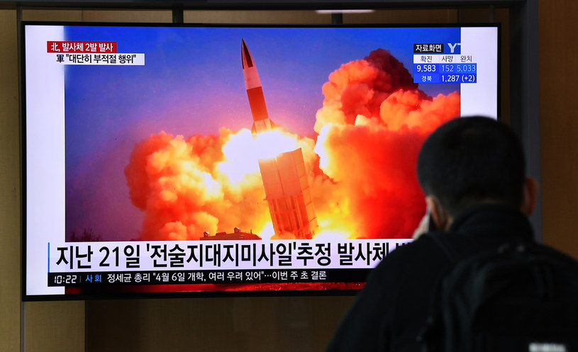 Północnokoreańska rakieta w południowokoreańskiej telewizji (arch.) /AFP