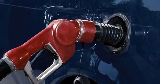Połowa nieodliczonego VAT-u od paliwa idzie w koszty /&copy;123RF/PICSEL