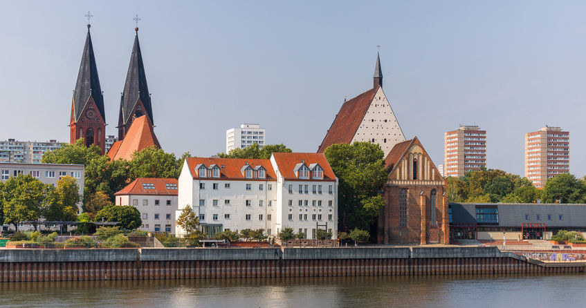 Położony nad Odrą Frankfurt to znakomity cel na weekendową wycieczkę /123RF/PICSEL