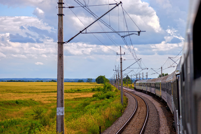 Polregio na Warmii i Mazurach uruchamia codziennie ok. 105 pociągów i przewozi blisko 9 tys. Zdjęcie ilustracyjne /123RF/PICSEL