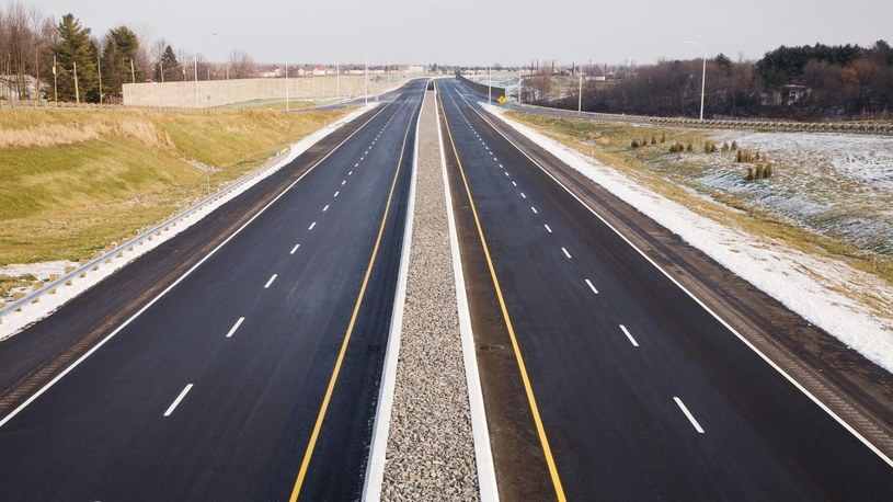 Polscy drogowcy testują nowy typ asfaltu. „Ma wytrzymać nawet 30 lat” /Geekweek