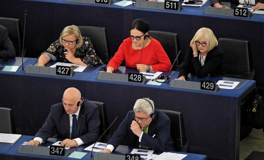 Polscy eurodeputowani: Joachim Brudziński (#347), Ryszard Czarnecki (#348), Beata Kempa (#427), Izabela Kloc (#428) i Joanna Kopcińska (#429) / 	Radek Pietruszka   /PAP