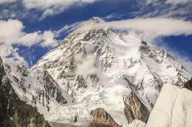 Polscy himalaiści o zimowym zdobyciu K2: Duży ukłon dla Szerpów!