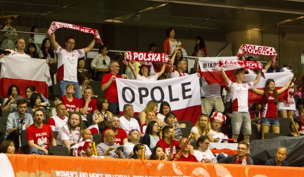 Polscy kibice na trybunach podczas meczu z Francją /Jacek Kostrzewski /PAP