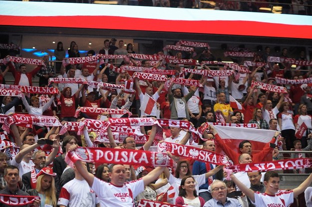 Polscy kibice podczas meczu olimpijskiego turnieju kwalifikacyjnego piłkarzy ręcznych z Chile /Dominik Kulaszewicz /PAP
