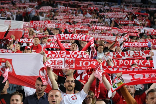 Polscy kibice podczas meczu Polska-Izrael /PAP/EPA/ABIR SULTAN /PAP/EPA