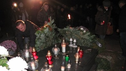 Polscy kickbokserzy wygłosili manifest nad grobem Andrzeja Firsta