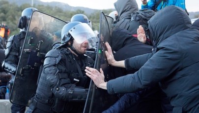 Polscy kierowcy ciężarówek utknęli na hiszpańsko-francuskiej granicy. Trasę blokują separatyści 