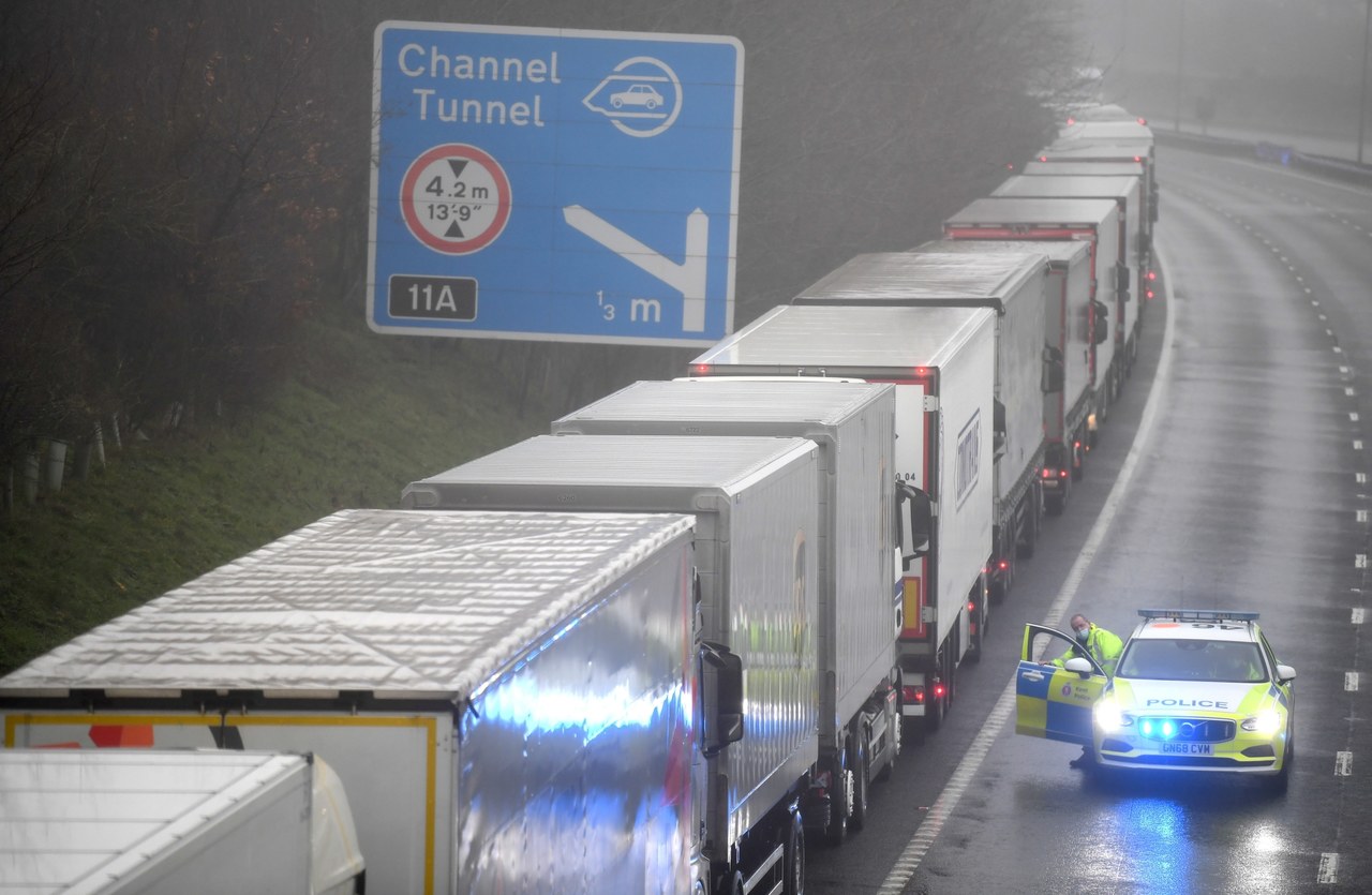 Polscy kierowcy ciężarówek utknęli w Anglii. "Rząd się nami nie interesuje"