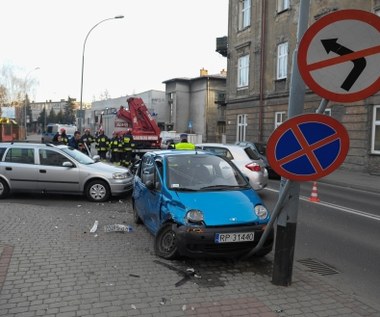Polscy kierowcy mają problem ze skręcaniem. W lewo