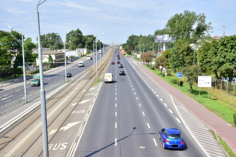 Polscy kierowcy nie lubią jazdy prawym pasem /Informacja prasowa