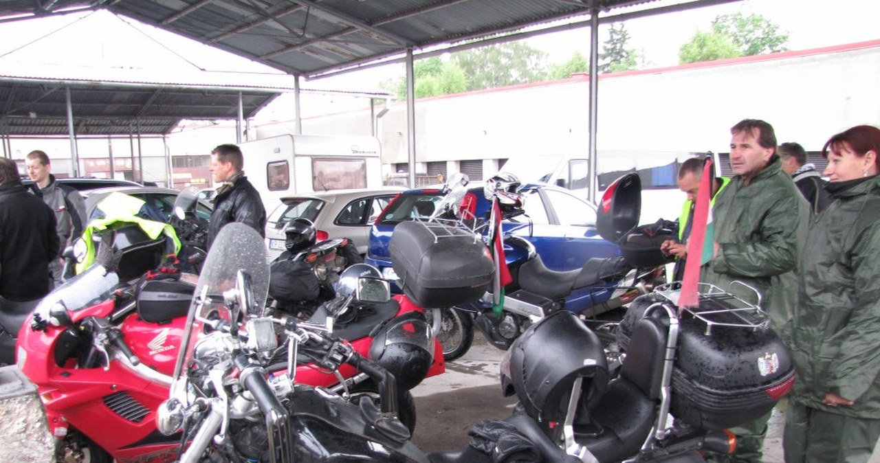 Polscy motocykliści żegnają tragicznie zmarłych Węgrów