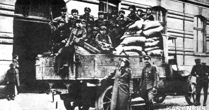 Polscy obrońcy Lwowa w listopadzie 1918 r. /Danuta B. Łomaczewska /East News