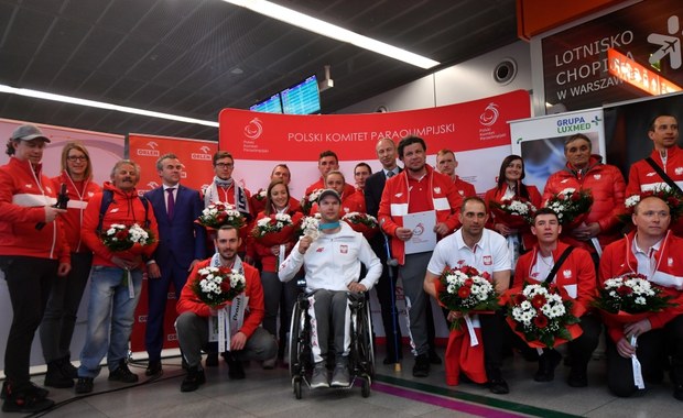 Polscy paraolimpijczycy wrócili do kraju. "Udało nam się pokonać światowe potęgi"
