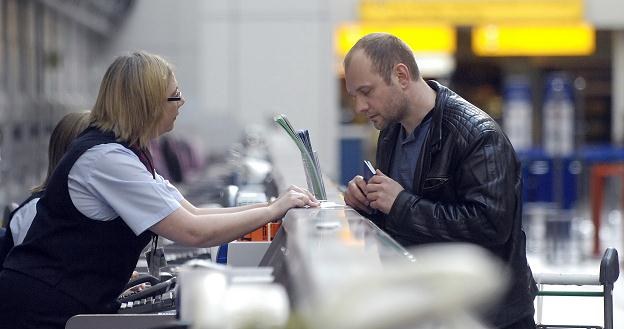 Polscy pasażerowie darują liniom lotniczym miliard /AFP