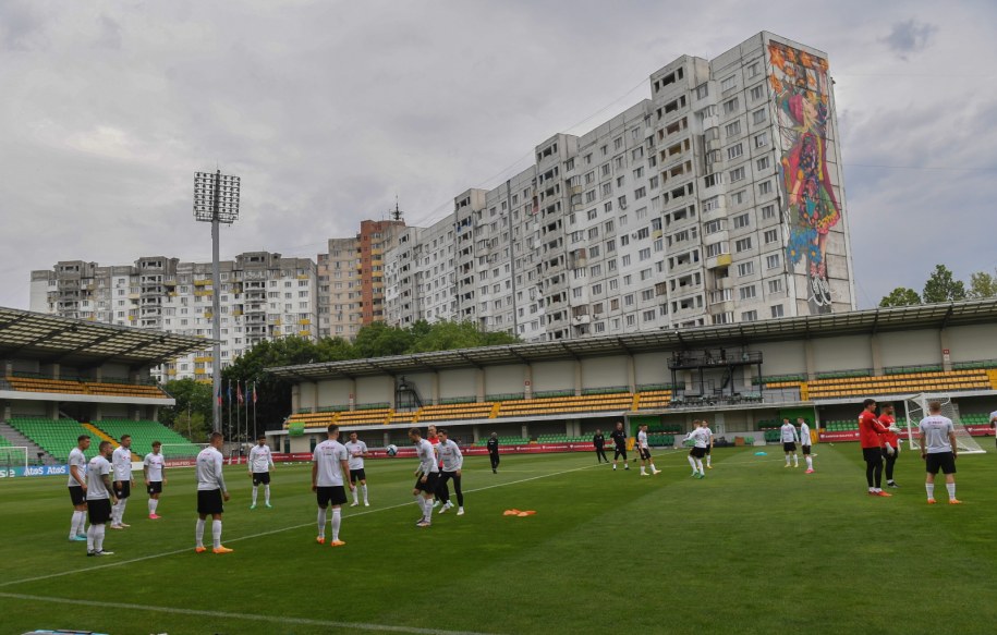Polscy piłkarze podczas przedmeczowego treningu w Kiszyniowie /Piotr Nowak /PAP
