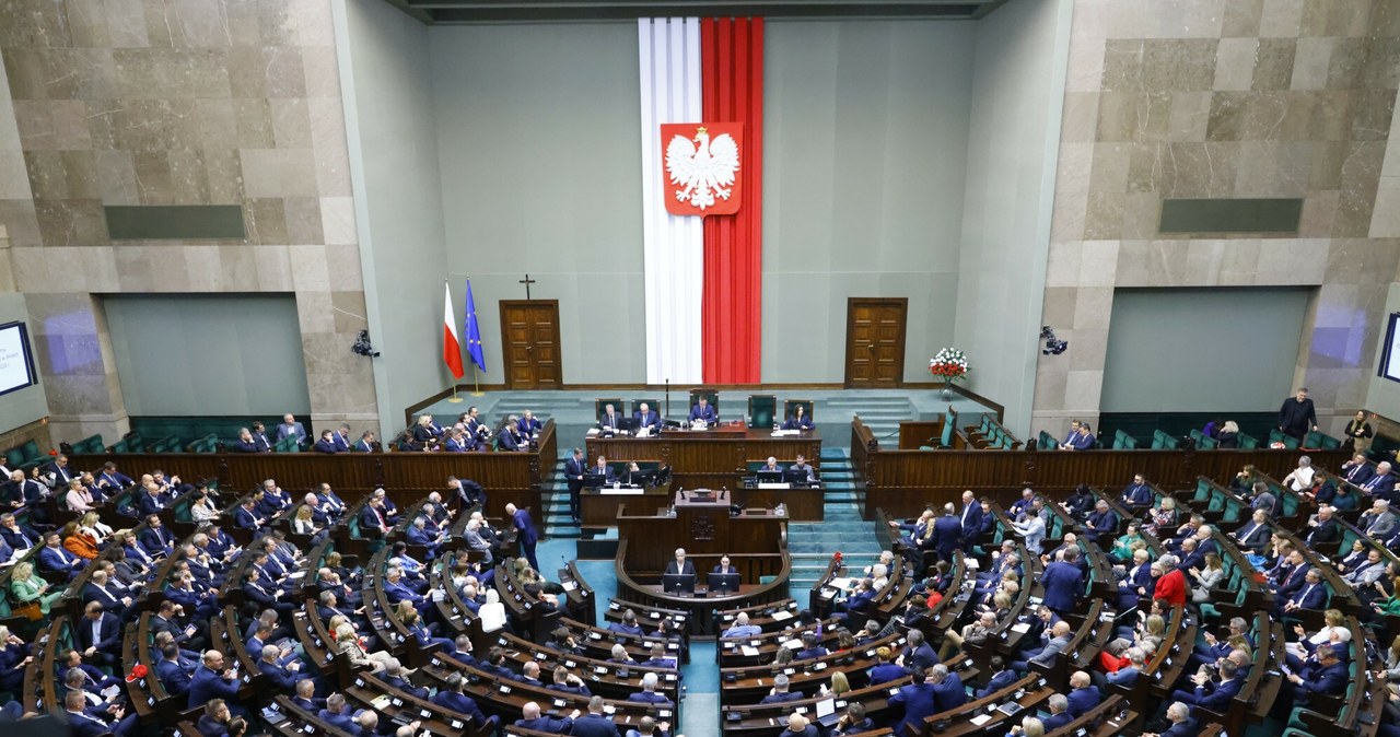 Polscy politycy mają pokaźne oszczędności. Dominują obligacje, nie brakuje lokat w złotych i w walutach obcych. Zdj. ilustracyjne /Filip Naumienko /Reporter