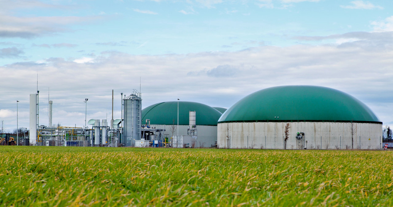 Polscy rolnicy zainteresowali się biogazowniami. Biogaz może być paliwem, nośnikiem energii, czy nawet pełnić rolę zmagazynowanej energii. Zdj. ilustracyjne /123RF/PICSEL