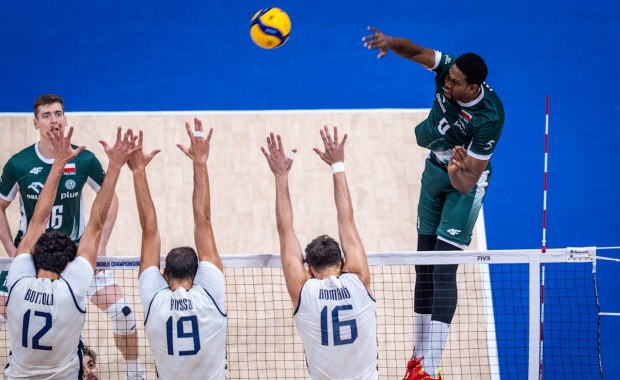 Polscy siatkarze dzielnie walczyli, jednak to za mało na Włochów