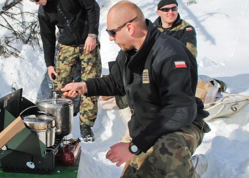 Polscy spadochroniarze w Kanadzie uczyli się sposobów przetrwania w warunkach arktycznych /materiały prasowe