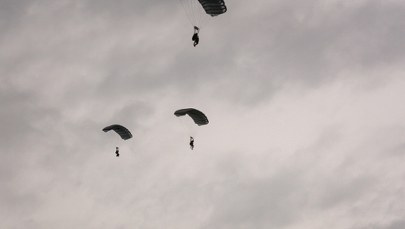 Polscy spadochroniarze wylądowali na Gotlandii. Jasny sygnał