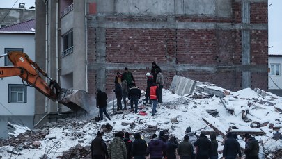 Polscy strażacy w Turcji uratowali już 10 osób. "Działamy dalej"  