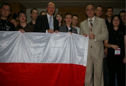 Polscy studenci i (od lewej) - Jacek Murawski, Marta Łuczak (zespół Demoscene) i wicepremier /INTERIA.PL