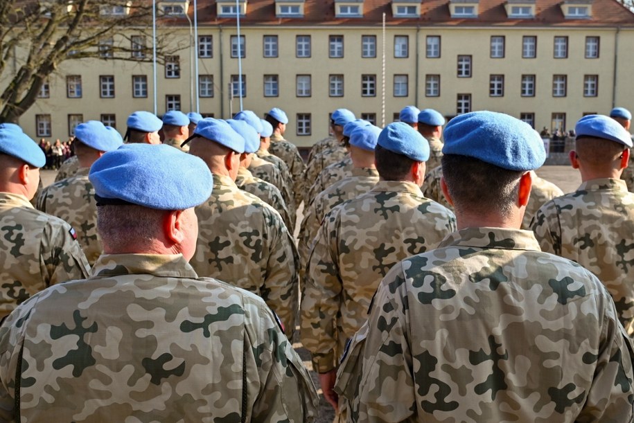 Polscy żołnierze, którzy udali się z misją do Libanu /Marcin Bielecki /PAP