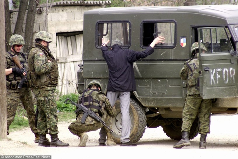 Polscy żołnierze na Bałkanach wykonują przede wszystkim zadania policyjne /East News
